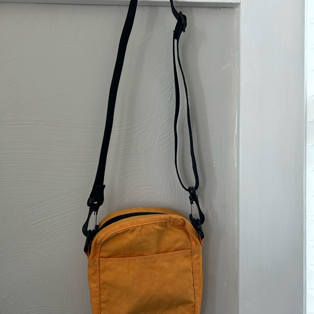 BAGGU apricot sport crossbody bag